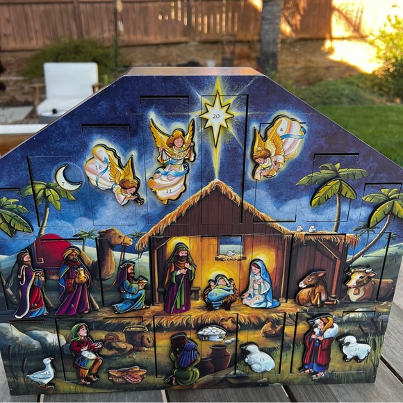 Traditions by Byer's Choice LTD 2005 Nativity Wooden Advent Calendar - Picture 4 of 11